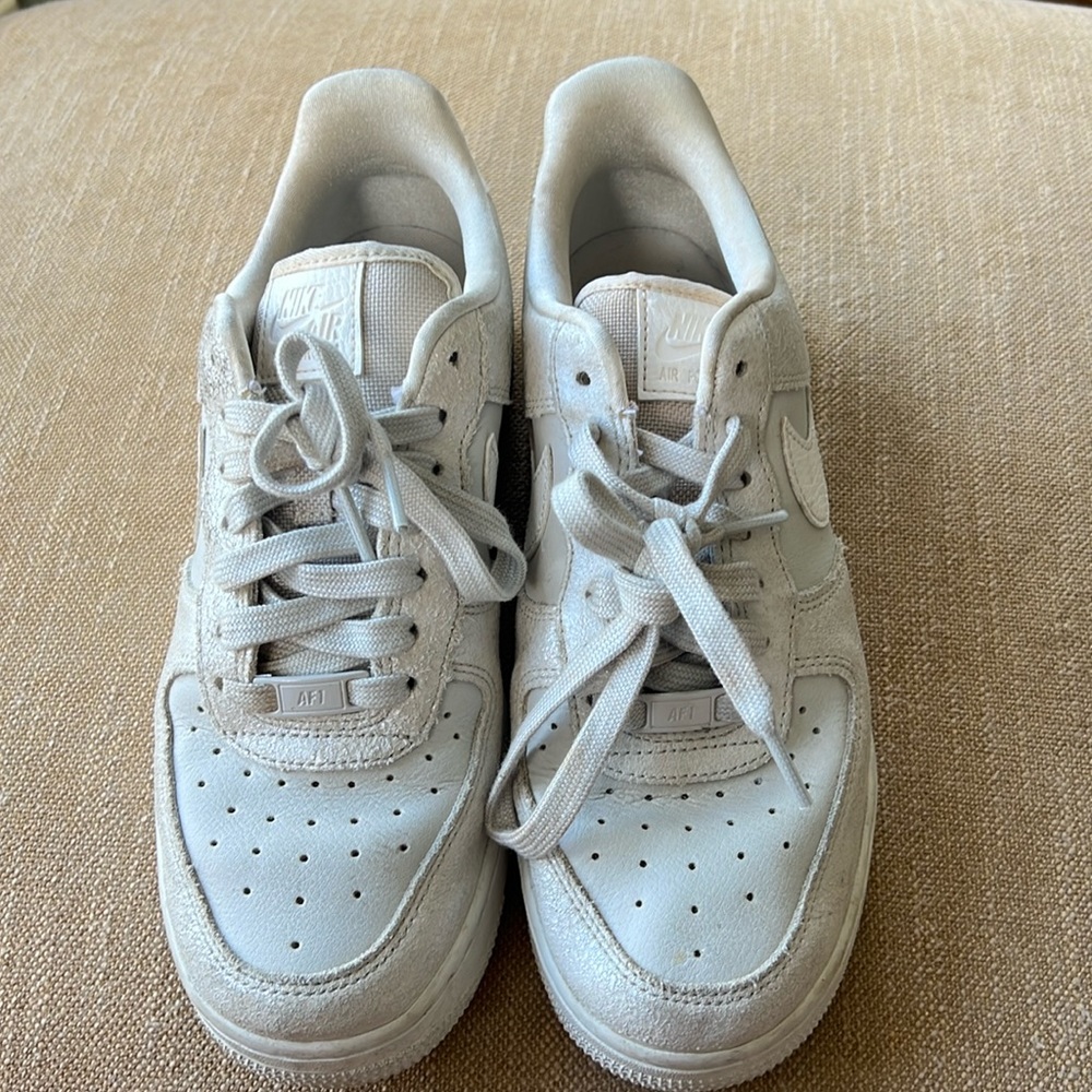 Nike Air Force 1 Low '07' Light Bone